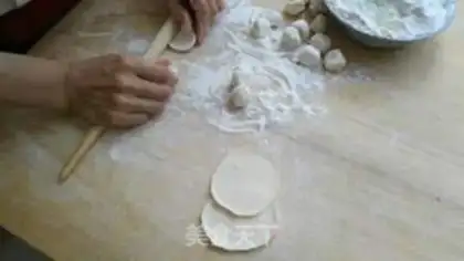 Make Fish and shrimp crawling dumplings step 3