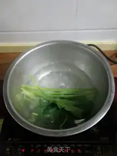 Make Sushi with spinach step 0