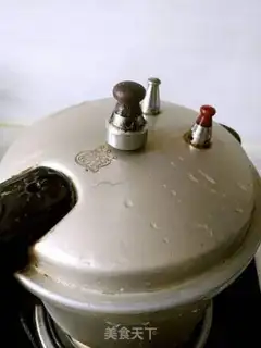 Make Seafood mushroom rice step 5