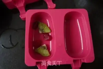 Make Yogurt popsicle step 4
