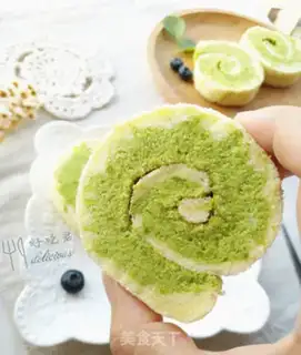 Make A spinach whirlwind roll step 17