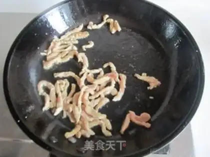 Make Worm grass, peanuts, fried meat step 3