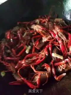 Make Garlic sauce pops the lobster step 3