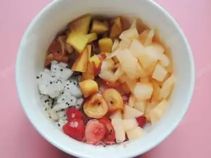 Make Yogurt fruit salad step 5