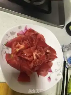 Make Tomato fried eggs step 1