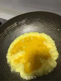 Make Tomato fried eggs step 4