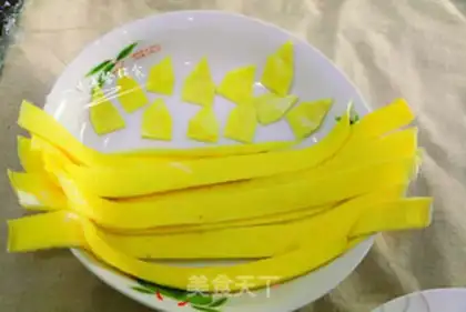 Make A sunflower fried rice step 2