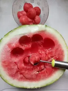 Make A sour yogurt salad step 1