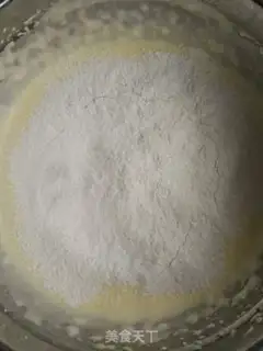 Make Full egg cupcakes step 3