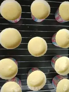Make Full egg cupcakes step 6