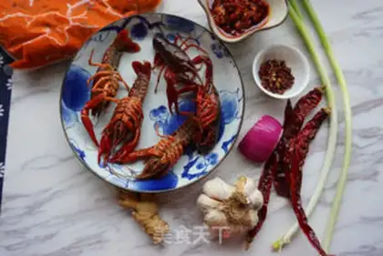 Make Spicy lobster step 0