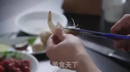Make Berry spicy shrimp step 0