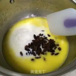 Make raisin coconut bubble bread step 6