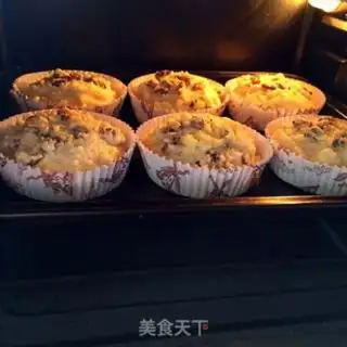 Make raisin coconut bubble bread step 12