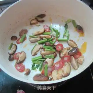 Make Celery sausage fried mushrooms step 4
