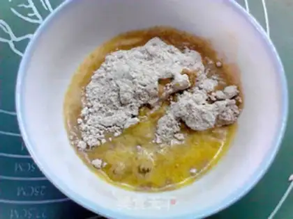 Make Pineapple juice natural yeast step 1
