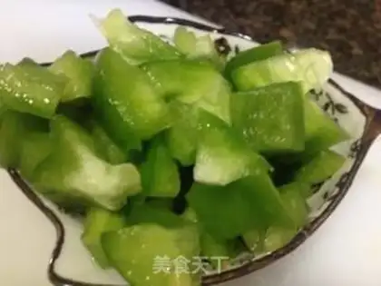 Make Pineapple seafood step 2
