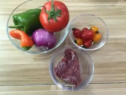 Make Beef field garden pizza step 3
