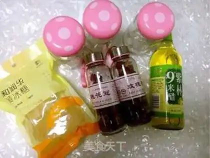 Make Rose vinegar step 0