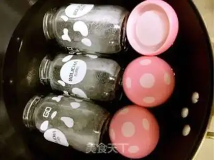 Make Rose vinegar step 2