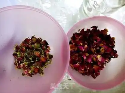 Make Rose vinegar step 4