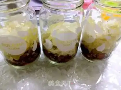Make Rose vinegar step 6
