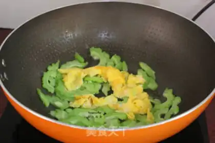 Make Pig-foot ginger step 1