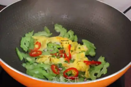 Make Roast fried eggs step 5