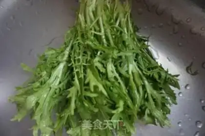 Make Egg and vegetable salad step 4