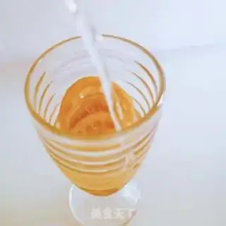 Make Rose lemon tea step 1