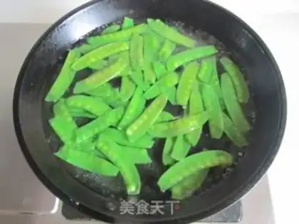 Make Wood carrots for Dutch beans step 2