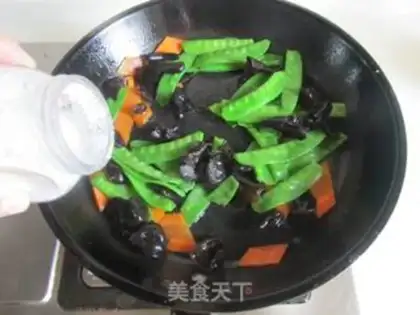 Make Wood carrots for Dutch beans step 7