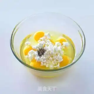 Make Scrambled eggs step 2