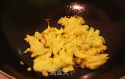 Make Scrambled eggs step 3
