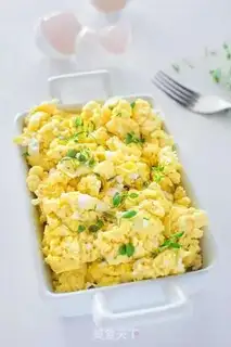 Make Scrambled eggs step 4