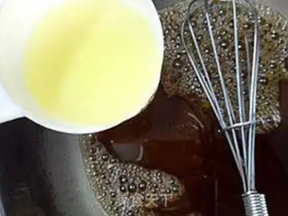 Make Red sugar, red date, twirl cake step 2
