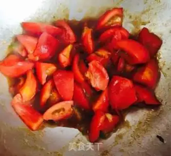Make Tomato egg soup step 1