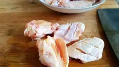 Make Suck on the original chicken wings step 1