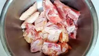 Make Suck on the original chicken wings step 2