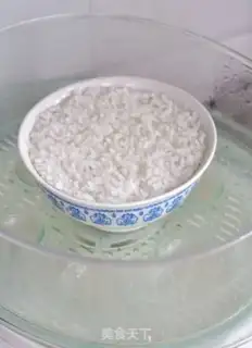 Make Tuna cucumber sushi step 0
