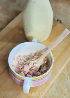 Make Tuna cucumber sushi step 5