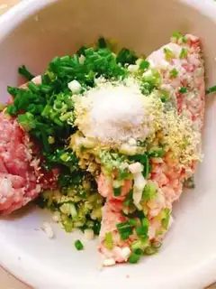Make Puffed meat dumplings step 2