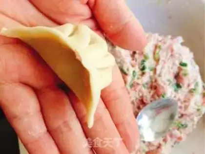 Make Puffed meat dumplings step 10