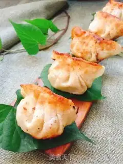 Make Puffed meat dumplings step 17