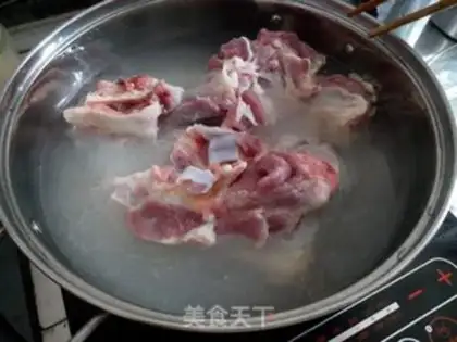Make Piggy bone soup step 2
