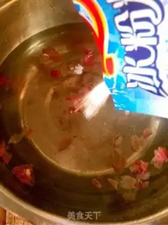 Make Rose ice powder step 4