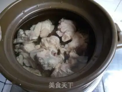 Make Piggy bone soup step 4