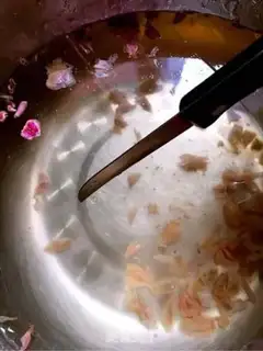 Make Rose ice powder step 8