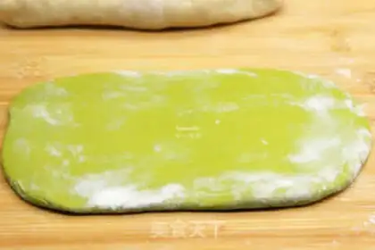 Make Spinach buns step 4