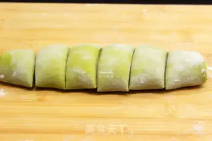 Make Spinach buns step 6